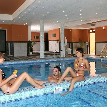 Ξενοδοχείο Voelgy Wellness & Konferencia 4*